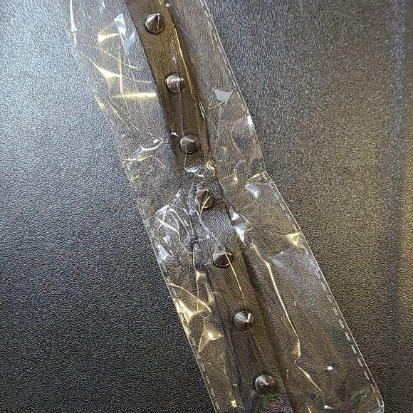 Choker with small spikes - Picture 1 of 5